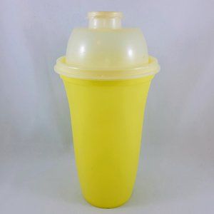 Vintage Tupperware Quick Shake Mixer Blender 844-4 Yellow 16oz Cup Read